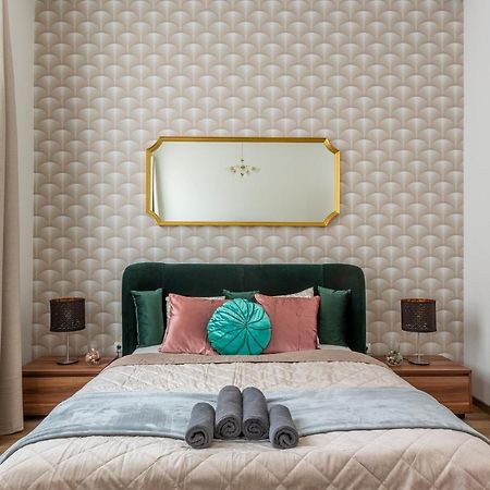 Explore Budapest From A Luxurious Cozy Apartment Exterior foto