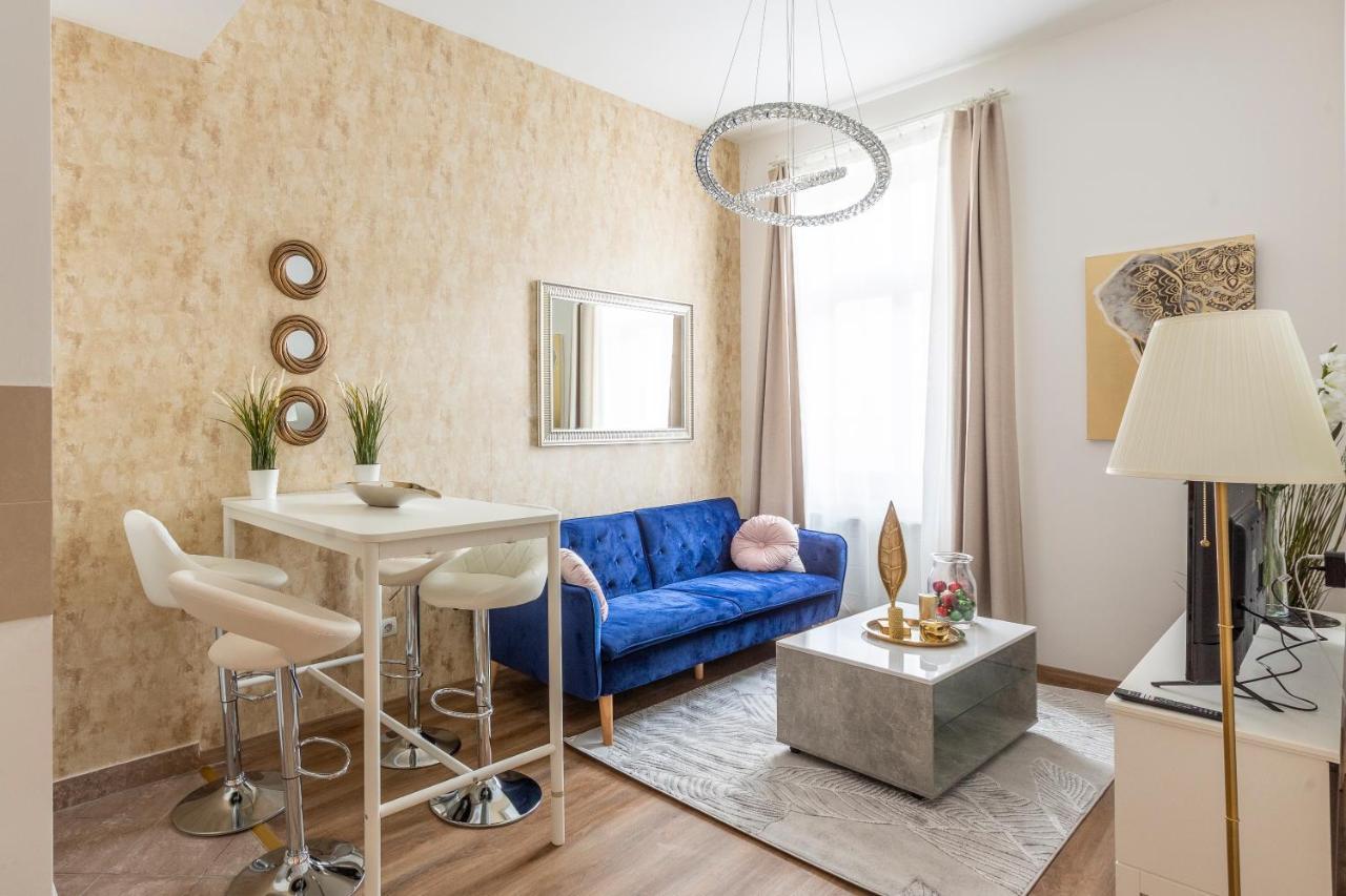 Explore Budapest From A Luxurious Cozy Apartment Exterior foto