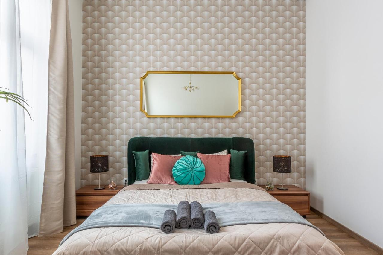 Explore Budapest From A Luxurious Cozy Apartment Exterior foto
