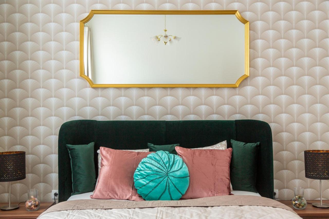 Explore Budapest From A Luxurious Cozy Apartment Exterior foto